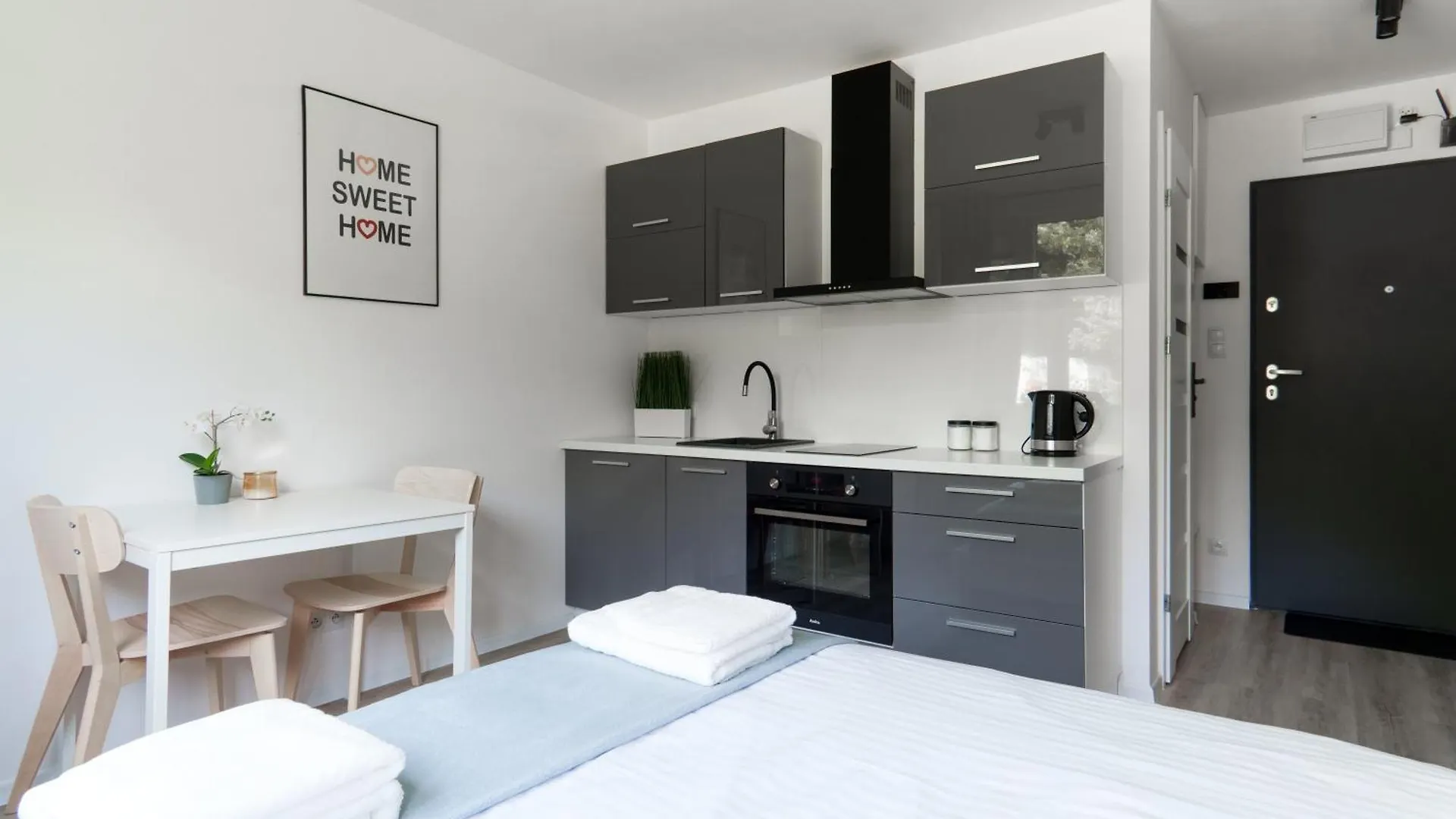 The Park Suites Warszawa 0*,