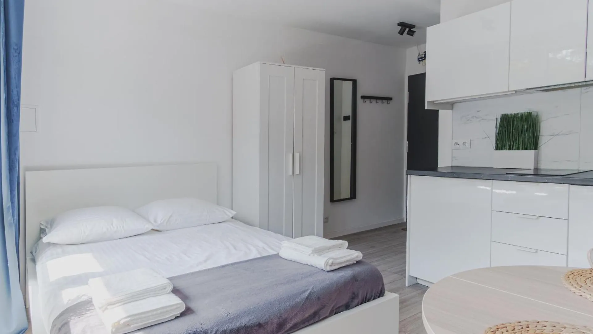 The Park Suites Warszawa 0*,